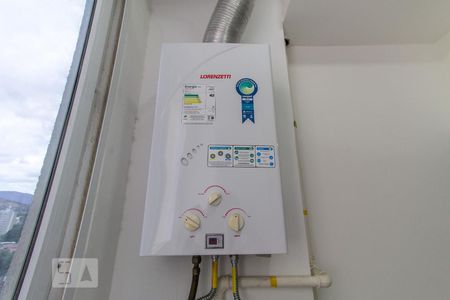 Apartamento à venda com 72m², 3 quartos e 1 vagaÁrea de Serviço - Aquecedor