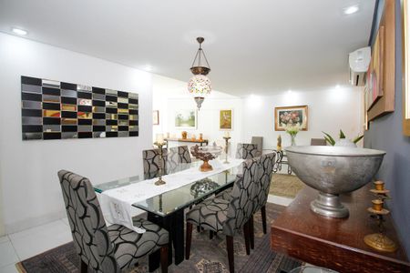 Sala de Estar e Jantar de apartamento à venda com 3 quartos, 170m² em Bela Vista, São Paulo
