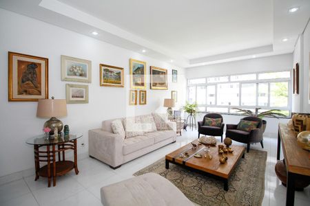 Sala de Estar e Jantar de apartamento à venda com 3 quartos, 170m² em Bela Vista, São Paulo