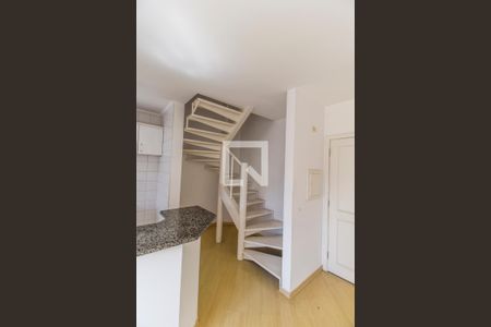 Apartamento à venda com 63m², 2 quartos e 1 vagaEscada