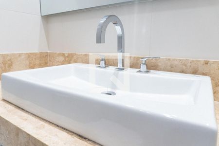 Apartamento à venda com 75m², 2 quartos e 2 vagasBanheiro da Suíte Detalhe