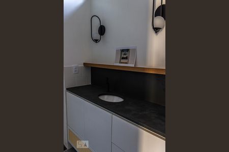 Apartamento para alugar com 80m², 2 quartos e 1 vaga Apartamento para alugar com 80m², 2 quartos e 1 vagaBanheiro da Suíte 1