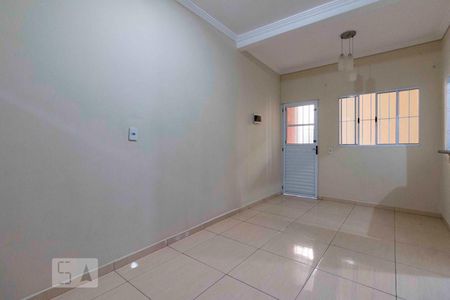 Sala de casa para alugar com 2 quartos, 60m² em Parque Santa Rita, São Paulo