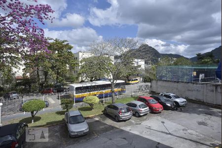 Vista da Sala de apartamento para alugar com 2 quartos, 55m² em Jacarepaguá, Rio de Janeiro