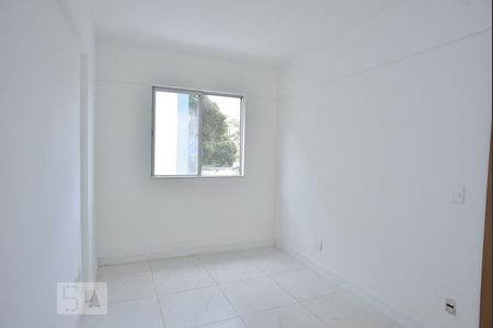 Quarto 2 de apartamento para alugar com 2 quartos, 55m² em Jacarepaguá, Rio de Janeiro