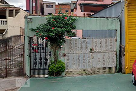Fachada  de casa para alugar com 1 quarto, 60m² em Vila Araguaia, São Paulo