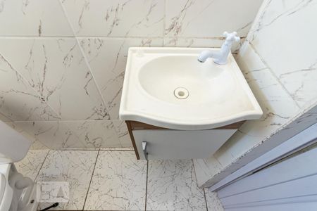 Banheiro  de casa para alugar com 1 quarto, 60m² em Vila Araguaia, São Paulo