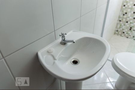 Casa para alugar com 80m², 2 quartos e sem vaga Casa para alugar com 80m², 2 quartos e sem vagaBanheiro