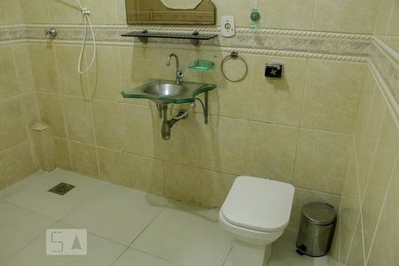 Casa à venda com 145m², 4 quartos e sem vagabanheiro social