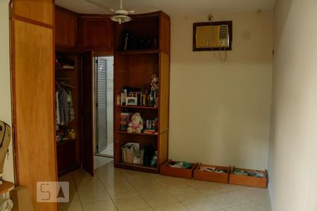 Casa à venda com 145m², 4 quartos e sem vagaquarto 3 suíte