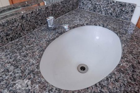 Apartamento à venda com 80m², 3 quartos e 2 vagasBanheiro da suíte - Pia