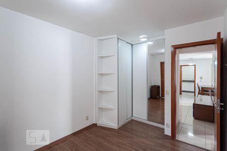 Apartamento à venda com 80m², 3 quartos e 2 vagasSuíte