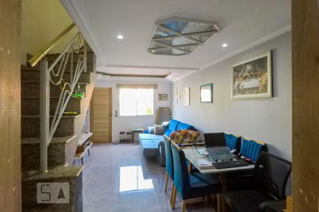 Sala de casa de condomínio para alugar com 4 quartos, 100m² em Vila Caraguatá, São Paulo