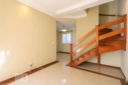 Sala de casa de condomínio para alugar com 3 quartos, 100m² em Jardim Regina, São Paulo