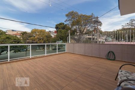 Casa à venda com 136m², 3 quartos e 2 vagasTerraço
