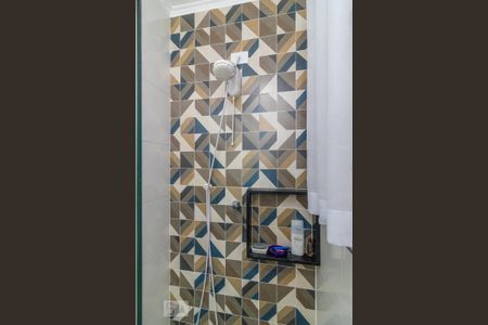 Casa à venda com 136m², 3 quartos e 2 vagasChuveiro