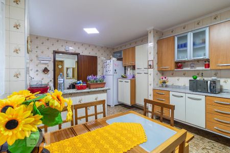 Casa à venda com 136m², 3 quartos e 2 vagasCozinha