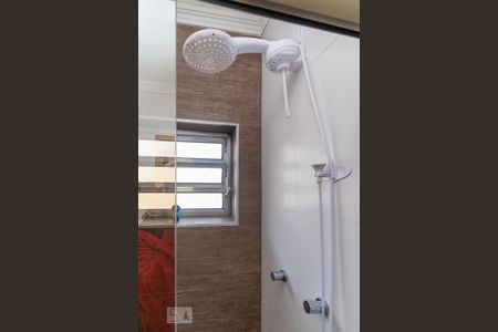 Casa à venda com 136m², 3 quartos e 2 vagasChuveiro