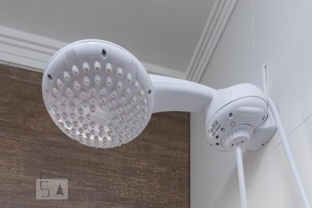 Casa à venda com 136m², 3 quartos e 2 vagasChuveiro