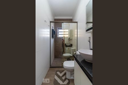 Casa à venda com 136m², 3 quartos e 2 vagasBanheiro