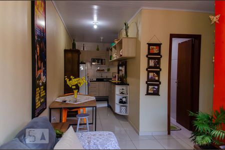 Sala de casa à venda com 2 quartos, 46m² em Olaria, Canoas