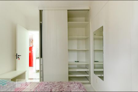 Closet do quarto de apartamento para alugar com 1 quarto, 50m² em Pituba, Salvador