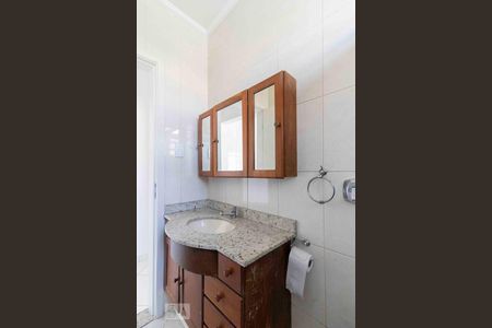 Casa à venda com 224m², 3 quartos e 3 vagas Casa à venda com 224m², 3 quartos e 3 vagasBanheiro