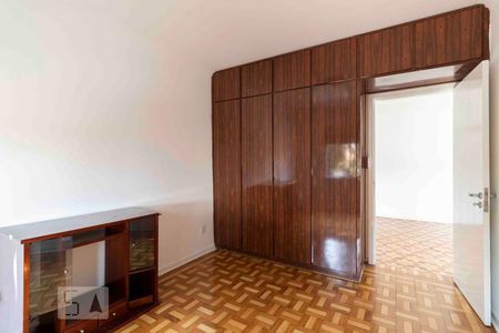 Casa à venda com 224m², 3 quartos e 3 vagas Casa à venda com 224m², 3 quartos e 3 vagasQuarto 2