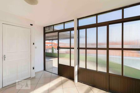 Casa à venda com 224m², 3 quartos e 3 vagas Casa à venda com 224m², 3 quartos e 3 vagasEscritório - Cobertura