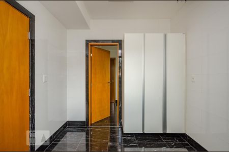 Apartamento para alugar com 220m², 4 quartos e 6 vagas Apartamento para alugar com 220m², 4 quartos e 6 vagasÁrea de Serviço