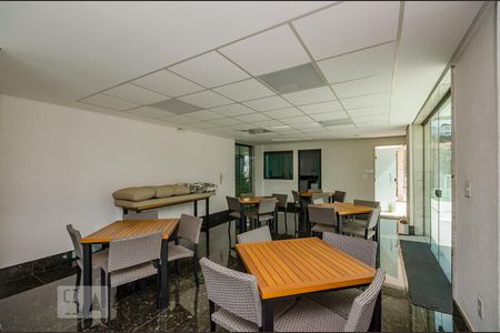 Apartamento para alugar com 220m², 4 quartos e 6 vagas Apartamento para alugar com 220m², 4 quartos e 6 vagasÁrea comum - Salão de festas