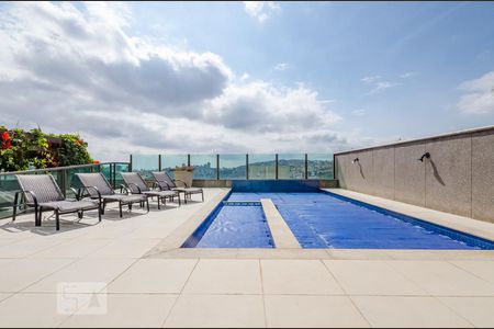 Apartamento para alugar com 220m², 4 quartos e 6 vagas Apartamento para alugar com 220m², 4 quartos e 6 vagasÁrea comum - Piscina