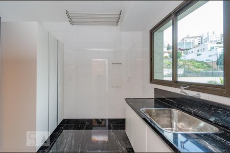 Apartamento para alugar com 220m², 4 quartos e 6 vagas Apartamento para alugar com 220m², 4 quartos e 6 vagasÁrea de Serviço