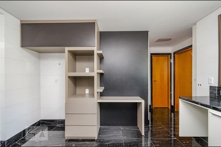 Apartamento para alugar com 220m², 4 quartos e 6 vagas Apartamento para alugar com 220m², 4 quartos e 6 vagasCozinha