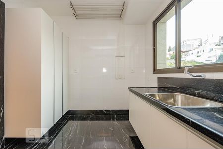 Apartamento para alugar com 220m², 4 quartos e 6 vagas Apartamento para alugar com 220m², 4 quartos e 6 vagasÁrea de Serviço
