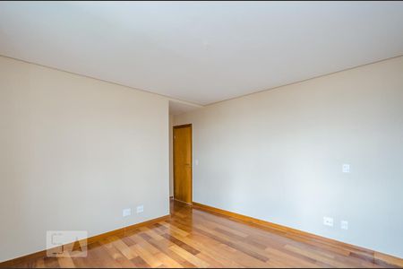 Apartamento para alugar com 220m², 4 quartos e 6 vagas Apartamento para alugar com 220m², 4 quartos e 6 vagasSuíte 1