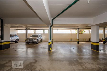 Apartamento para alugar com 220m², 4 quartos e 6 vagas Apartamento para alugar com 220m², 4 quartos e 6 vagasGaragem