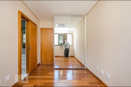 Apartamento para alugar com 220m², 4 quartos e 6 vagas Apartamento para alugar com 220m², 4 quartos e 6 vagasSemi - suíte 2