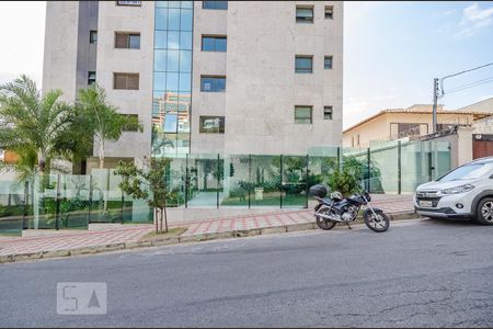 Apartamento para alugar com 220m², 4 quartos e 6 vagas Apartamento para alugar com 220m², 4 quartos e 6 vagasFachada