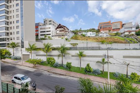 Apartamento para alugar com 220m², 4 quartos e 6 vagas Apartamento para alugar com 220m², 4 quartos e 6 vagasSemi - suíte 2