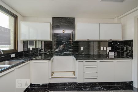 Apartamento para alugar com 220m², 4 quartos e 6 vagas Apartamento para alugar com 220m², 4 quartos e 6 vagasCozinha