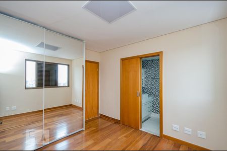 Apartamento para alugar com 220m², 4 quartos e 6 vagas Apartamento para alugar com 220m², 4 quartos e 6 vagasSuíte 2