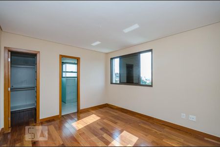 Apartamento para alugar com 220m², 4 quartos e 6 vagas Apartamento para alugar com 220m², 4 quartos e 6 vagasSuíte 1