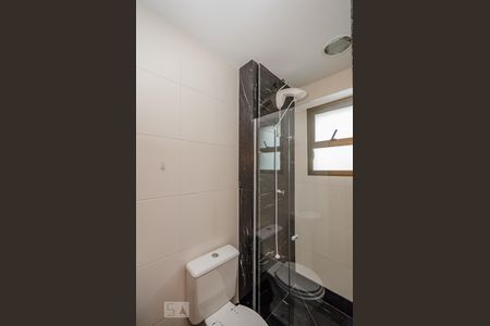 Apartamento para alugar com 220m², 4 quartos e 6 vagas Apartamento para alugar com 220m², 4 quartos e 6 vagasBanheiro de Serviço