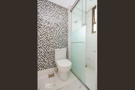 Apartamento para alugar com 220m², 4 quartos e 6 vagas Apartamento para alugar com 220m², 4 quartos e 6 vagasBanheiro da Suíte 2