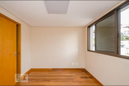 Apartamento para alugar com 220m², 4 quartos e 6 vagas Apartamento para alugar com 220m², 4 quartos e 6 vagasSemi - suíte 1
