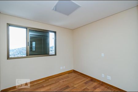 Apartamento para alugar com 220m², 4 quartos e 6 vagas Apartamento para alugar com 220m², 4 quartos e 6 vagasSuíte 2