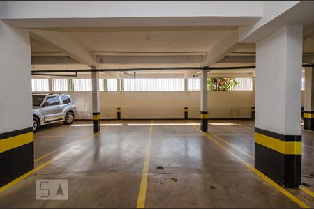 Apartamento para alugar com 220m², 4 quartos e 6 vagas Apartamento para alugar com 220m², 4 quartos e 6 vagasGaragem