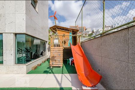 Apartamento para alugar com 220m², 4 quartos e 6 vagas Apartamento para alugar com 220m², 4 quartos e 6 vagasÁrea Comum - Playground