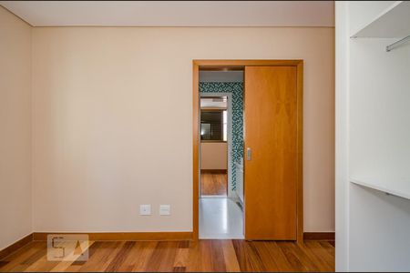 Apartamento para alugar com 220m², 4 quartos e 6 vagas Apartamento para alugar com 220m², 4 quartos e 6 vagasSemi - suíte 2